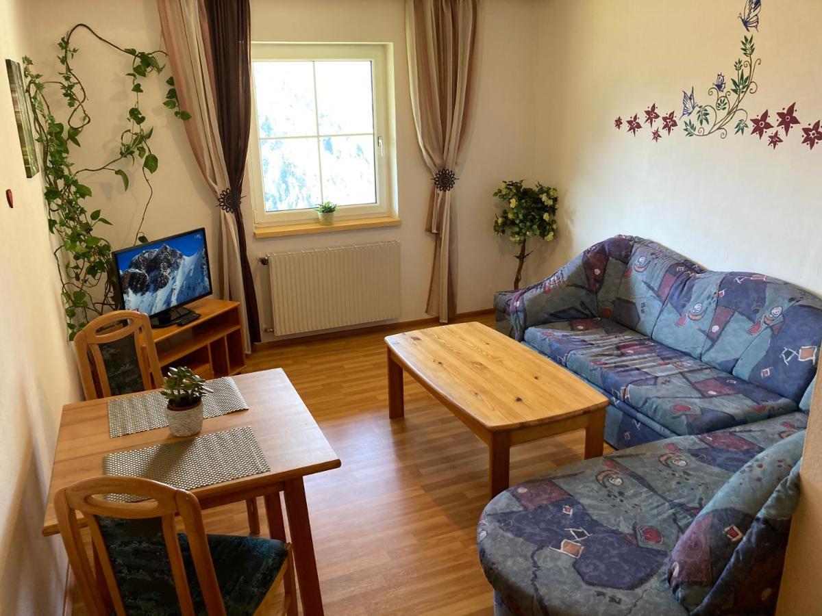 Motel Brunner Apartments & Zimmer บาดไอเซนคาพเพล ภายนอก รูปภาพ