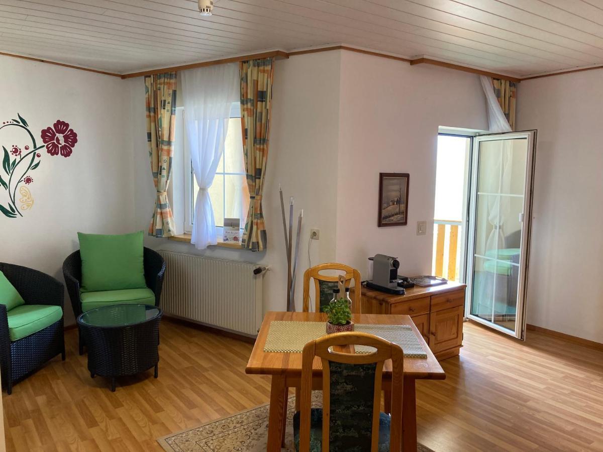 Motel Brunner Apartments & Zimmer บาดไอเซนคาพเพล ภายนอก รูปภาพ