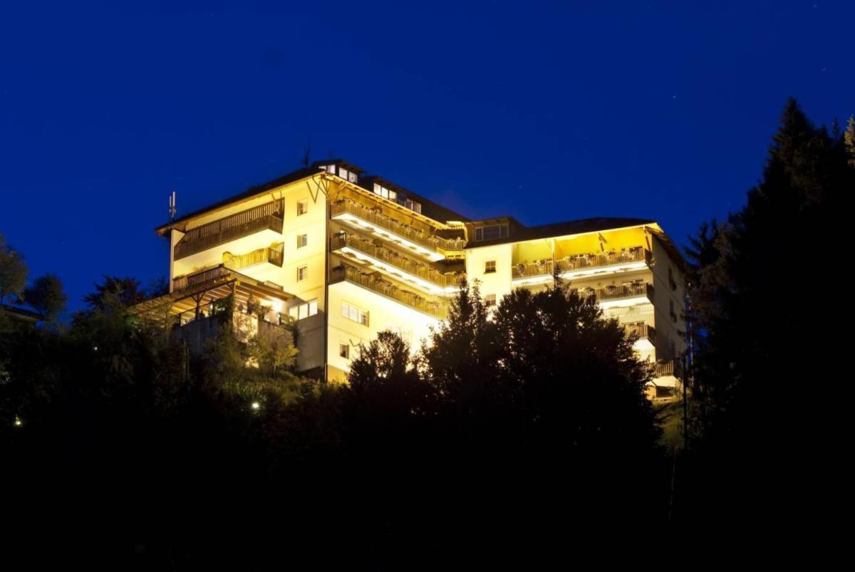 Motel Brunner Apartments & Zimmer บาดไอเซนคาพเพล ภายนอก รูปภาพ