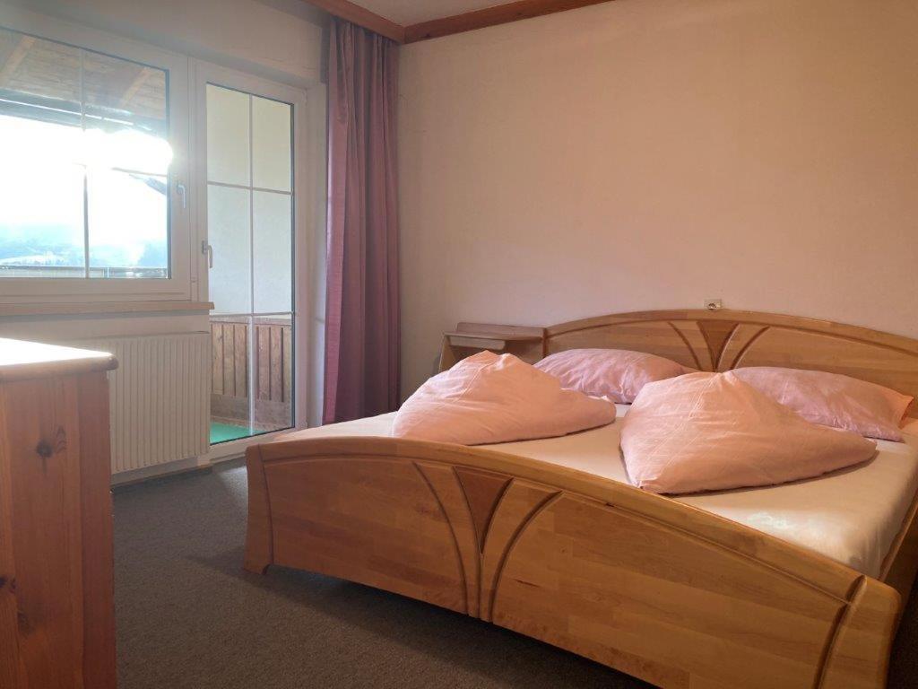 Motel Brunner Apartments & Zimmer บาดไอเซนคาพเพล ภายนอก รูปภาพ