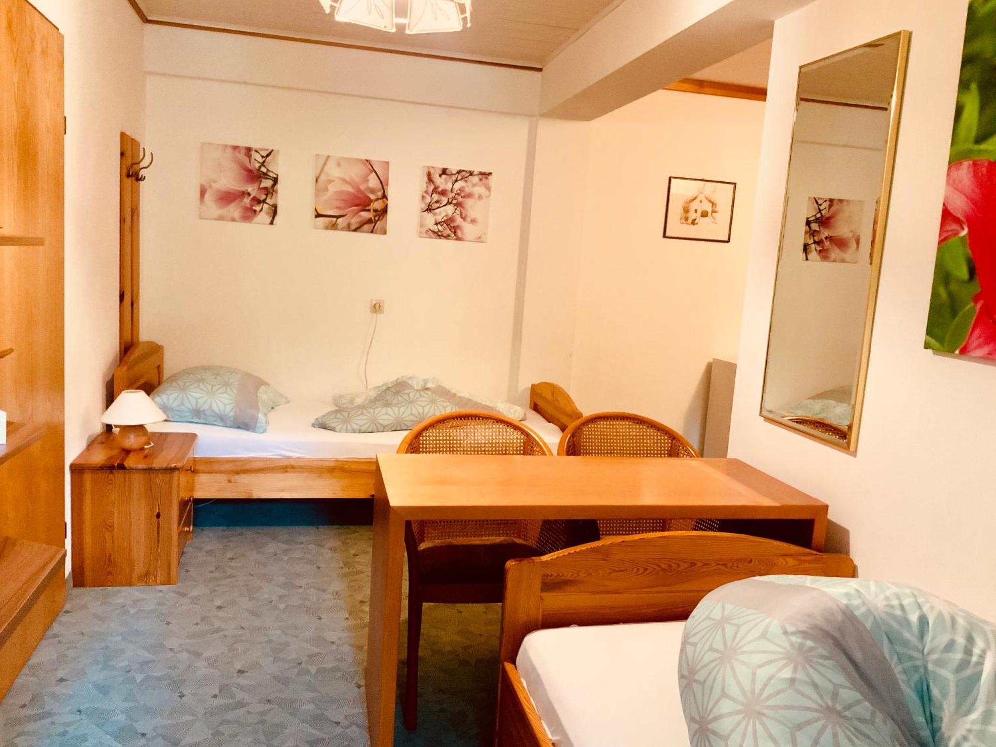 Motel Brunner Apartments & Zimmer บาดไอเซนคาพเพล ห้อง รูปภาพ